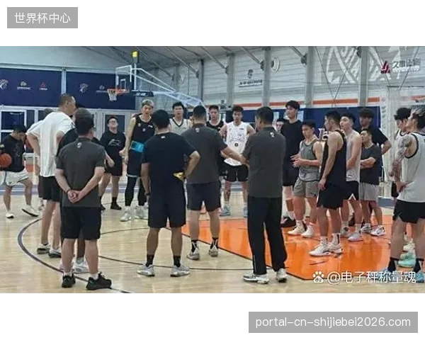 美国队将通过对阵德国的热身赛，检验后防线在高强度对抗下的稳定性。